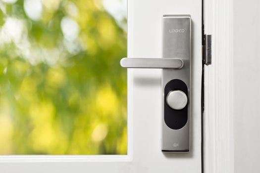 Smart door lock security comparison: fingerprint, password, face who is stronger
